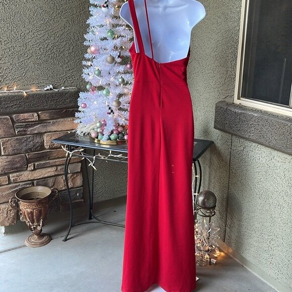 F028 Windsor Red Formal Gown (Size Medium) ❤️ - Picture 10 of 12